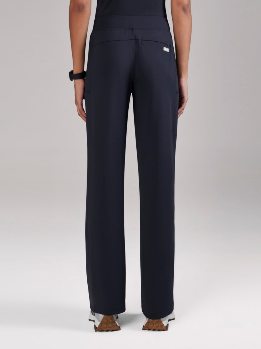FIGS Valle FORMx Straight Leg Scrub Pants in Navy - Picture 4 of 8